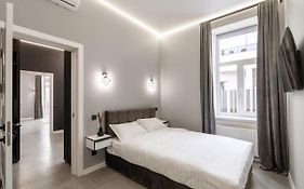 Two Bedrooms 13 Shpytalna Street
